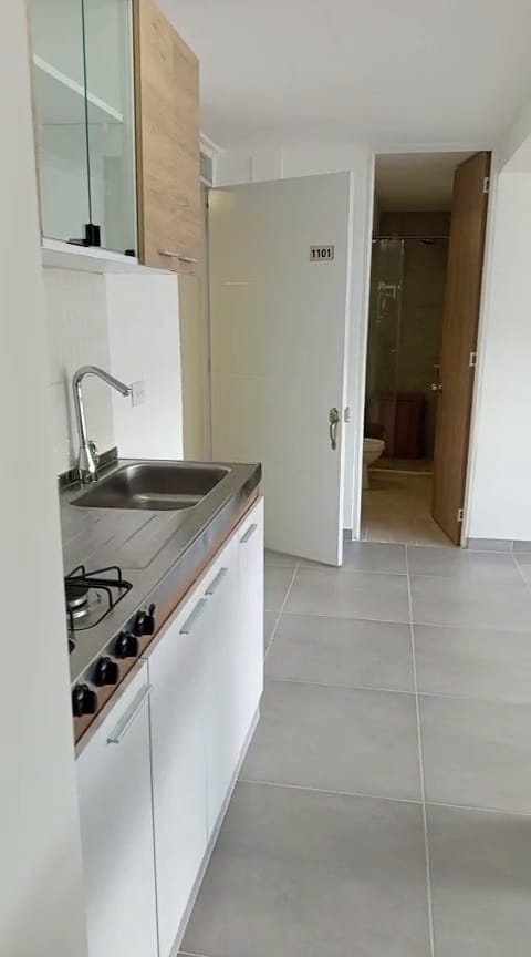 Apartamento de 2 alcobas en venta en Lagos De Torca, Bogotá, 45 m² · foto 2 de 10