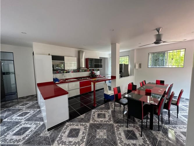 Casa de 4 alcobas en venta en San Miguel, Girardot, 116 m² · foto 2 de 14