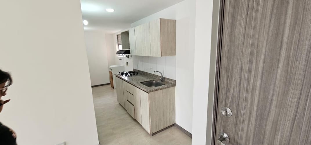 Apartamento de 3 alcobas en venta en Calle Larga, Sabaneta, 61 m² · foto 6 de 24