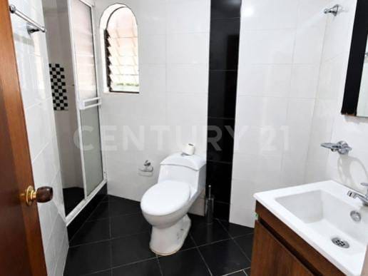 Casa de 4 alcobas en venta en Santander, Ricaurte, 158 m² · foto 8 de 17