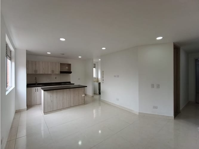 Apartaestudio en venta en El Carmelo Ii, Sabaneta, 44 m² · foto 3 de 19