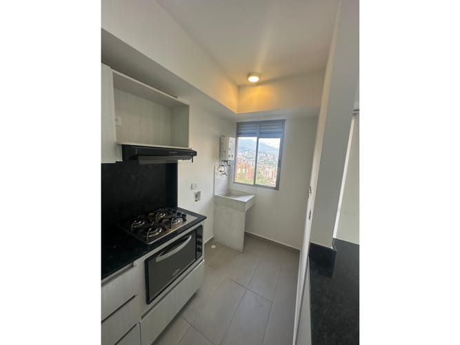 Apartamento de 3 alcobas en arriendo en Las Lomitas, Sabaneta, 80 m² · foto 2 de 21