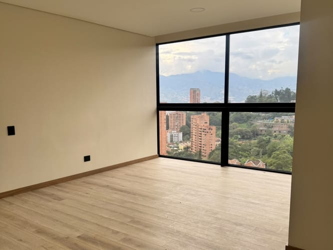 Apartamento de 3 alcobas en venta en Las Palmas, Medellín, 180 m² · foto 3 de 15