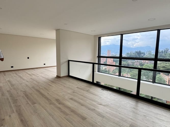 Apartamento de 3 alcobas en venta en Las Palmas, Medellín, 180 m² · foto 4 de 15