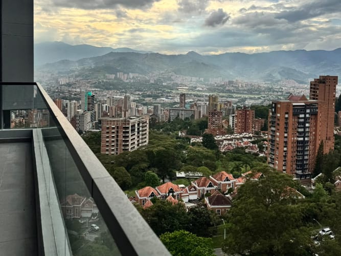 Apartamento de 3 alcobas en venta en Las Palmas, Medellín, 180 m² · foto 5 de 15