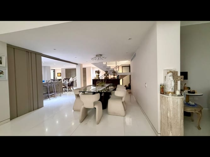 Casa de 5 alcobas en venta en Riomar, Barranquilla, 650 m² · foto 2 de 17