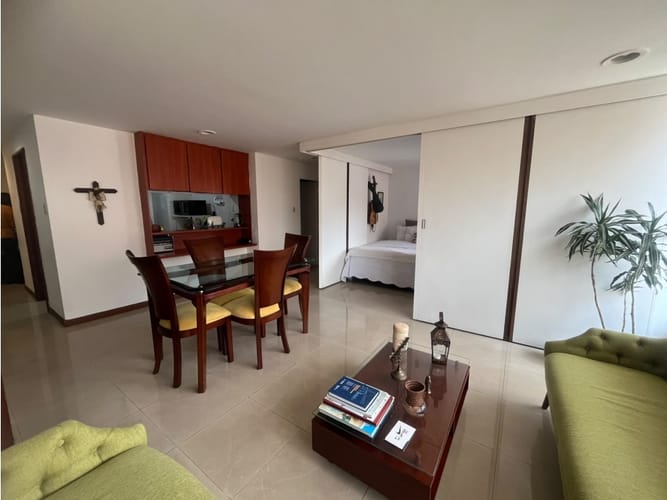 Apartamento de 2 alcobas en venta en Santa Barbara, Bogotá, 82 m² · foto 2 de 9