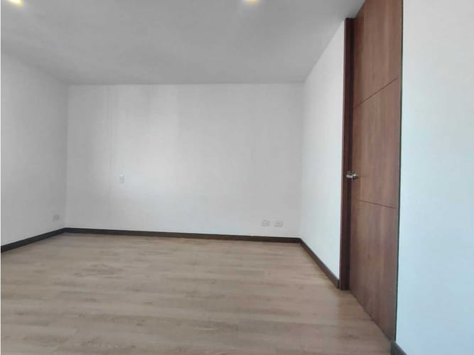 Apartaestudio en arriendo en Los Naranjos, Medellín, 64 m² · foto 10 de 20