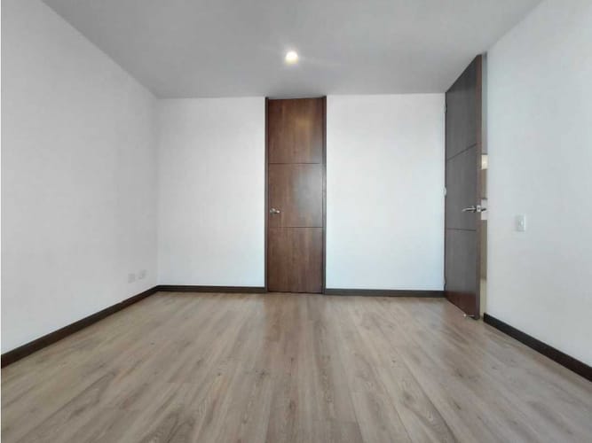 Apartaestudio en arriendo en Los Naranjos, Medellín, 64 m² · foto 12 de 20