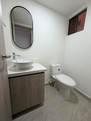Apartamento de 3 alcobas en arriendo en Loma Del Escobero, Envigado, 98 m² · foto 4 de 12