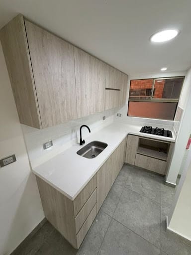 Apartamento de 3 alcobas en arriendo en Loma Del Escobero, Envigado, 98 m² · foto 6 de 12