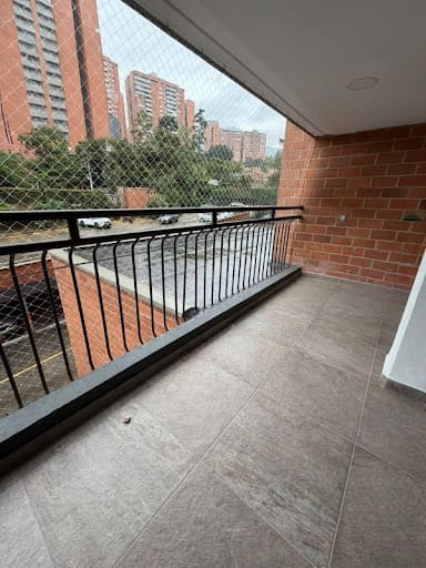 Apartamento de 3 alcobas en arriendo en Loma Del Escobero, Envigado, 98 m² · foto 7 de 12