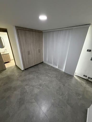 Apartamento de 3 alcobas en arriendo en Loma Del Escobero, Envigado, 98 m² · foto 10 de 12