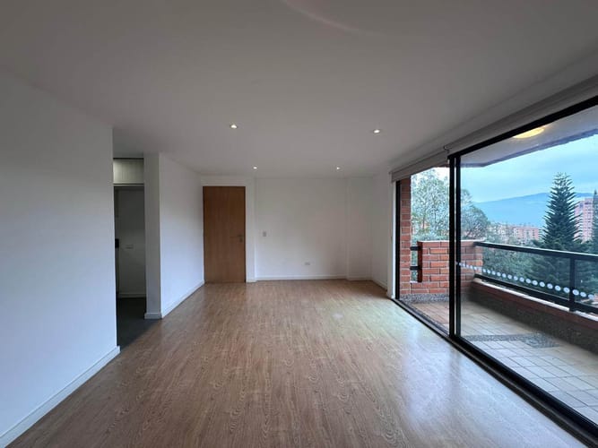 Apartamento de 3 alcobas en arriendo en El Poblado, Medellín, 85 m² · foto 2 de 18