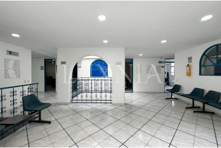 Casa de 10 alcobas en venta en La Magdalena, Bogotá, 600 m² · foto 11 de 14