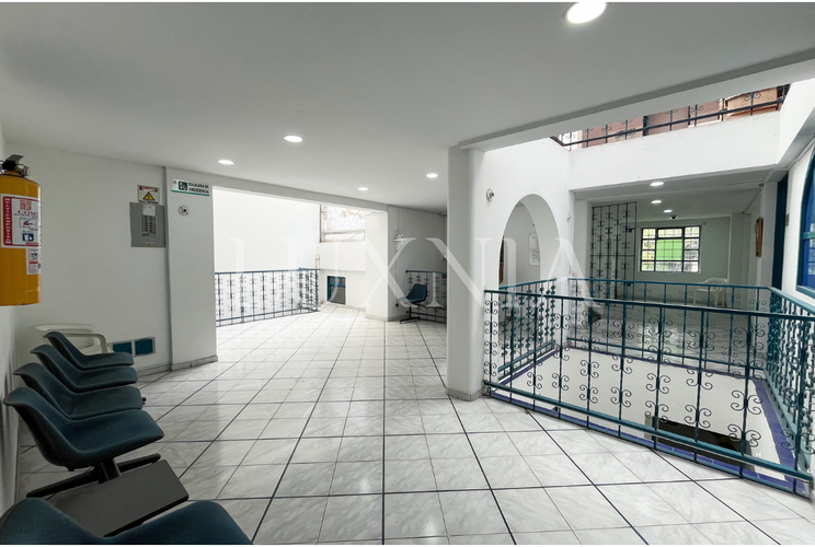 Casa de 10 alcobas en venta en La Magdalena, Bogotá, 600 m² · foto 7 de 14