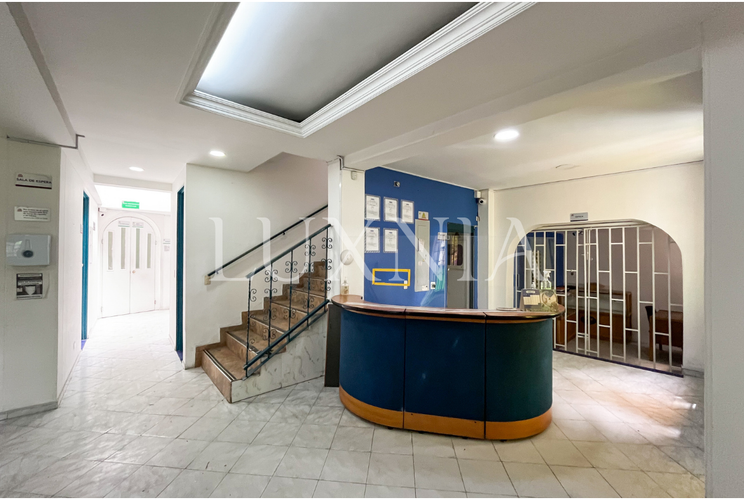 Casa de 10 alcobas en venta en La Magdalena, Bogotá, 600 m² · foto 2 de 14
