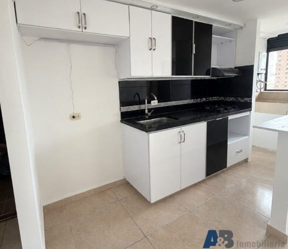 Apartamento de 3 alcobas en venta en Suramérica, Itagüí, 68 m² · foto 2 de 9