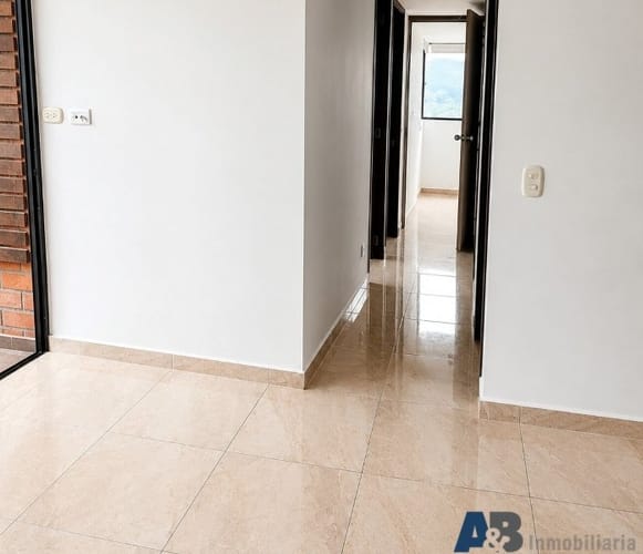 Apartamento de 3 alcobas en venta en Suramérica, Itagüí, 68 m² · foto 5 de 9