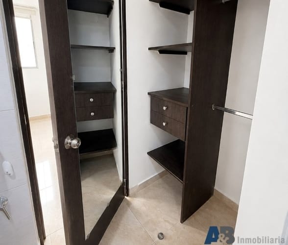 Apartamento de 3 alcobas en venta en Suramérica, Itagüí, 68 m² · foto 8 de 9