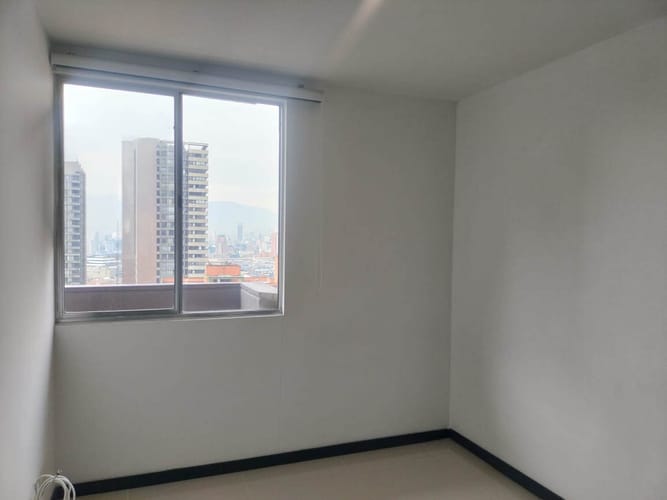 Apartamento de 3 alcobas en arriendo en El Poblado, Medellín, 94 m² · foto 8 de 17