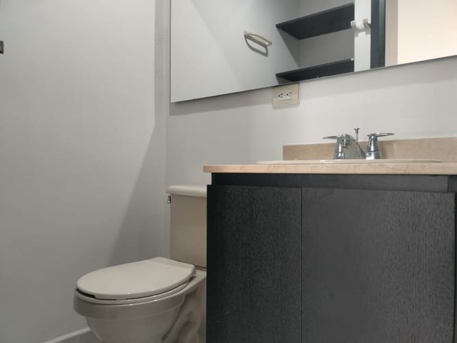 Apartamento de 3 alcobas en arriendo en El Poblado, Medellín, 94 m² · foto 16 de 17