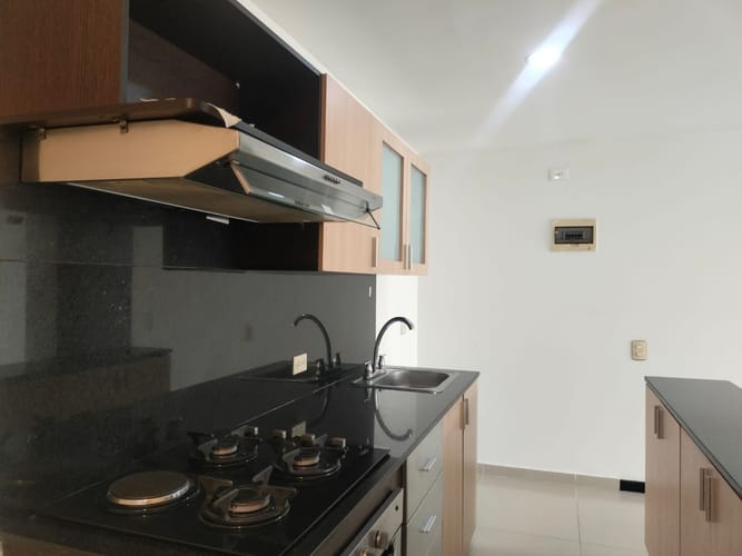 Apartamento de 3 alcobas en arriendo en El Poblado, Medellín, 94 m² · foto 5 de 17