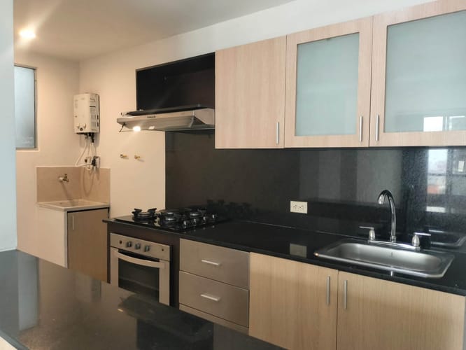 Apartamento de 3 alcobas en arriendo en El Poblado, Medellín, 94 m² · foto 4 de 17