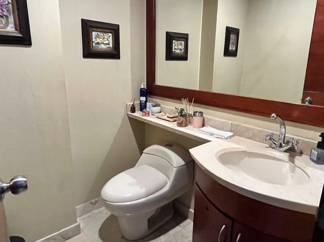 Apartamento de 3 alcobas en venta en La Calleja, Bogotá, 227 m² · foto 2 de 24