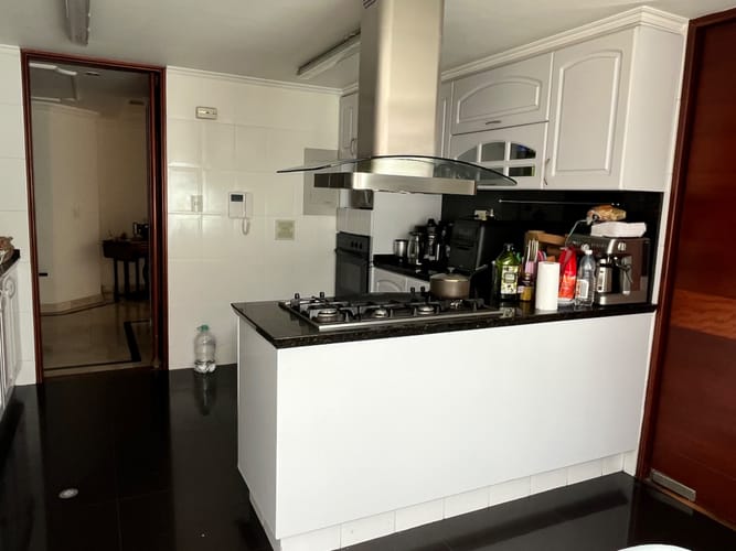 Apartamento de 3 alcobas en venta en La Calleja, Bogotá, 227 m² · foto 3 de 24