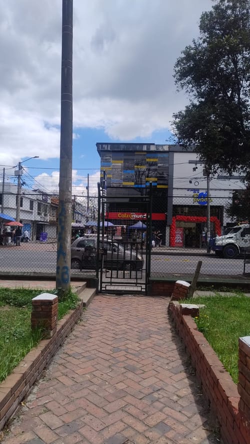 Apartamento de 3 alcobas en venta en Kennedy Central, Bogotá, 60 m² · foto 18 de 24