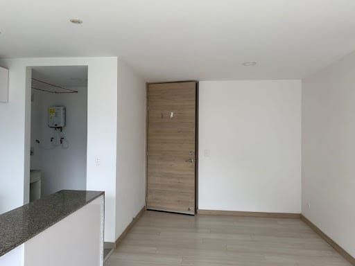 Apartamento de 3 alcobas en arriendo en Señorial, Envigado, 75 m² · foto 2 de 9
