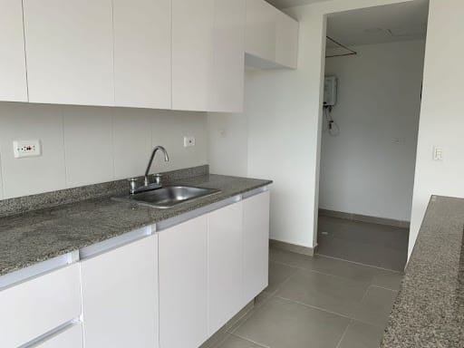 Apartamento de 3 alcobas en arriendo en Señorial, Envigado, 75 m² · foto 4 de 9
