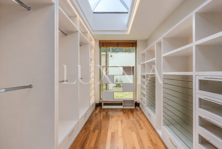 Casa de 5 alcobas en venta en Santa Barbara, Bogotá, 905 m² · foto 11 de 19