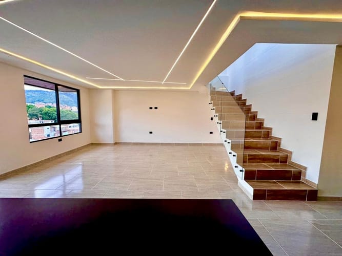 Apartamento en venta en Belén Rosales, Medellín, 200 m² · foto 3 de 21