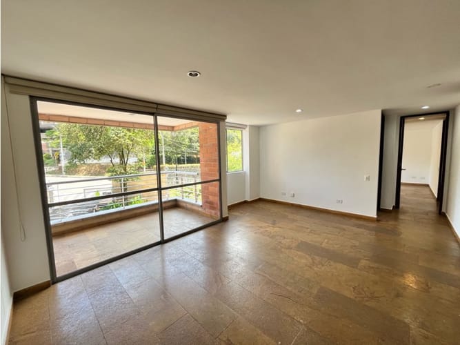 Apartamento de 2 alcobas en arriendo en La Inmaculada, Envigado, 87 m² · foto 3 de 10