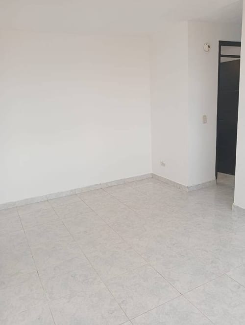 Apartamento de 3 alcobas en venta en Tierra Buena, Bogotá, 42 m² · foto 2 de 17