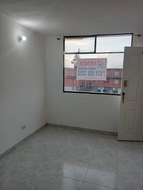 Apartamento de 3 alcobas en venta en Tierra Buena, Bogotá, 42 m² · foto 4 de 17
