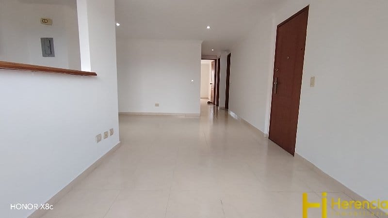 Apartamento de 3 alcobas en arriendo en Laureles, Medellín, 92 m² · foto 2 de 24