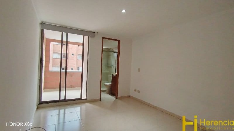 Apartamento de 3 alcobas en arriendo en Laureles, Medellín, 92 m² · foto 15 de 24