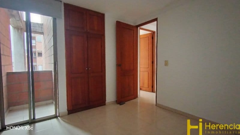 Apartamento de 3 alcobas en arriendo en Laureles, Medellín, 92 m² · foto 21 de 24