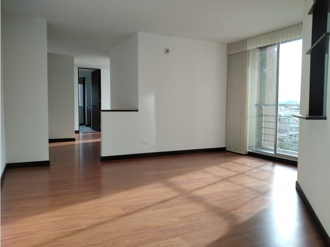 Apartamento de 3 alcobas en arriendo en Pradera Norte, Bogotá, 82 m² · foto 2 de 18