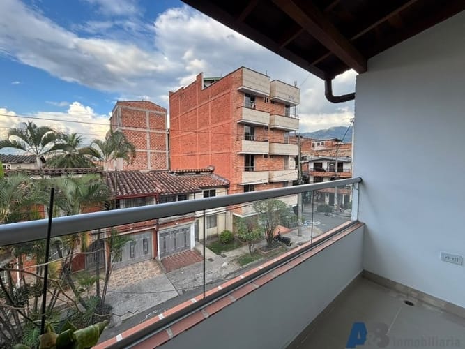 Apartamento de 3 alcobas en arriendo en Centro, Itagüí, 112 m² · foto 20 de 21