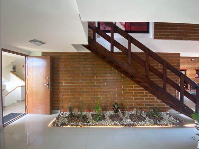 Apartamento de 3 alcobas en venta en Transversal Inferior, Medellín, 208 m² · foto 7 de 19