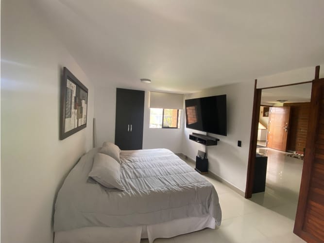 Apartamento de 3 alcobas en venta en Transversal Inferior, Medellín, 208 m² · foto 10 de 19