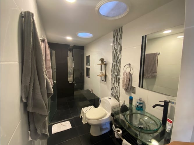 Apartamento de 3 alcobas en venta en Transversal Inferior, Medellín, 208 m² · foto 11 de 19