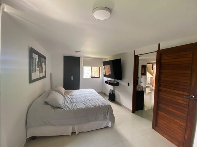 Apartamento de 3 alcobas en venta en Transversal Inferior, Medellín, 208 m² · foto 12 de 19