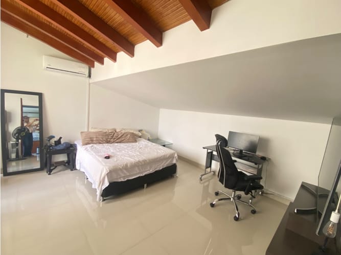 Apartamento de 3 alcobas en venta en Transversal Inferior, Medellín, 208 m² · foto 14 de 19