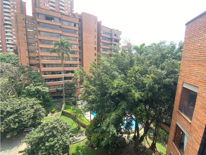 Apartamento de 3 alcobas en venta en Transversal Inferior, Medellín, 208 m² · foto 18 de 19