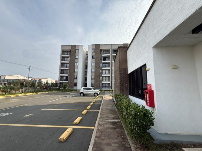 Apartamento de 3 alcobas en arriendo en Parque Natura, Jamundí, 70 m² · foto 2 de 24